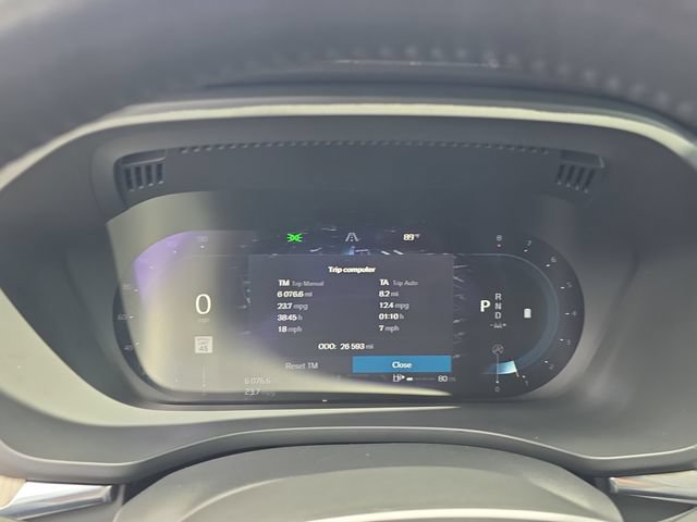 Used 2022 Volvo XC60 B5 Inscription FWD image 18