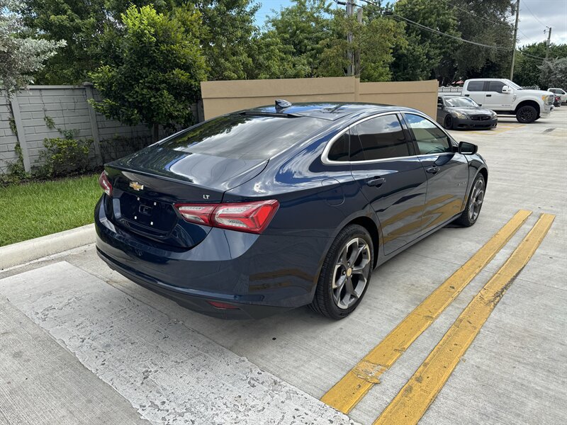 Used 2022 Chevrolet Malibu LT FWD image 5