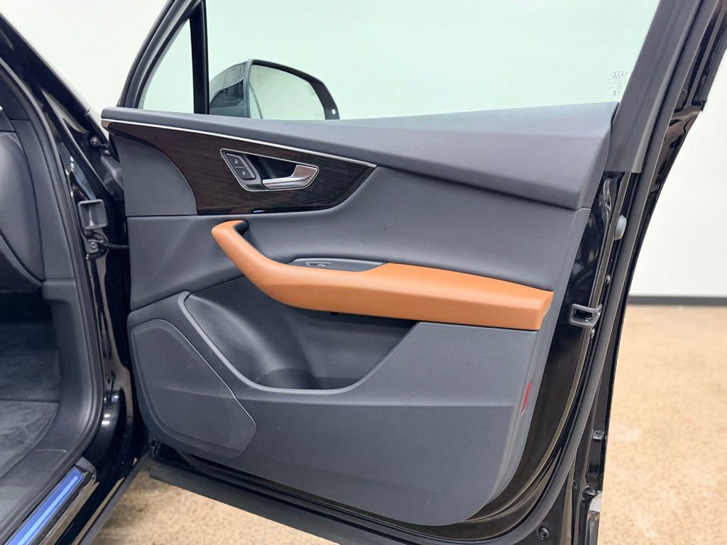 Used 2023 Audi Q7 3.0T Premium w/ Convenience Package image 18