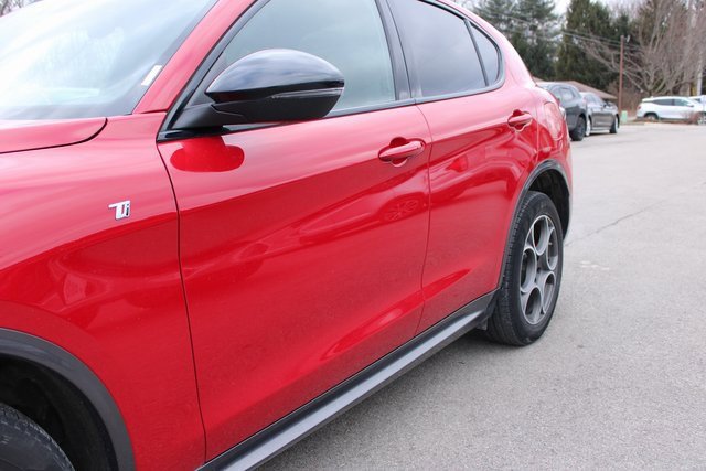 Used 2024 Alfa Romeo Stelvio Ti image 47