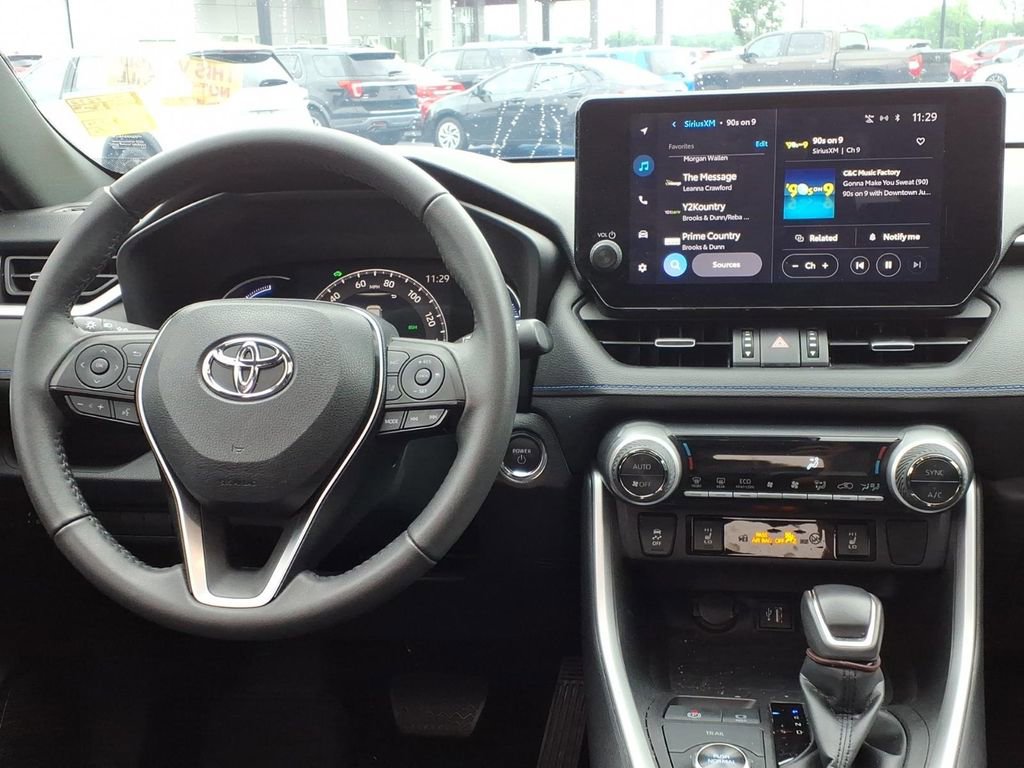 Used 2023 Toyota RAV4 XSE AWD/4WD image 12