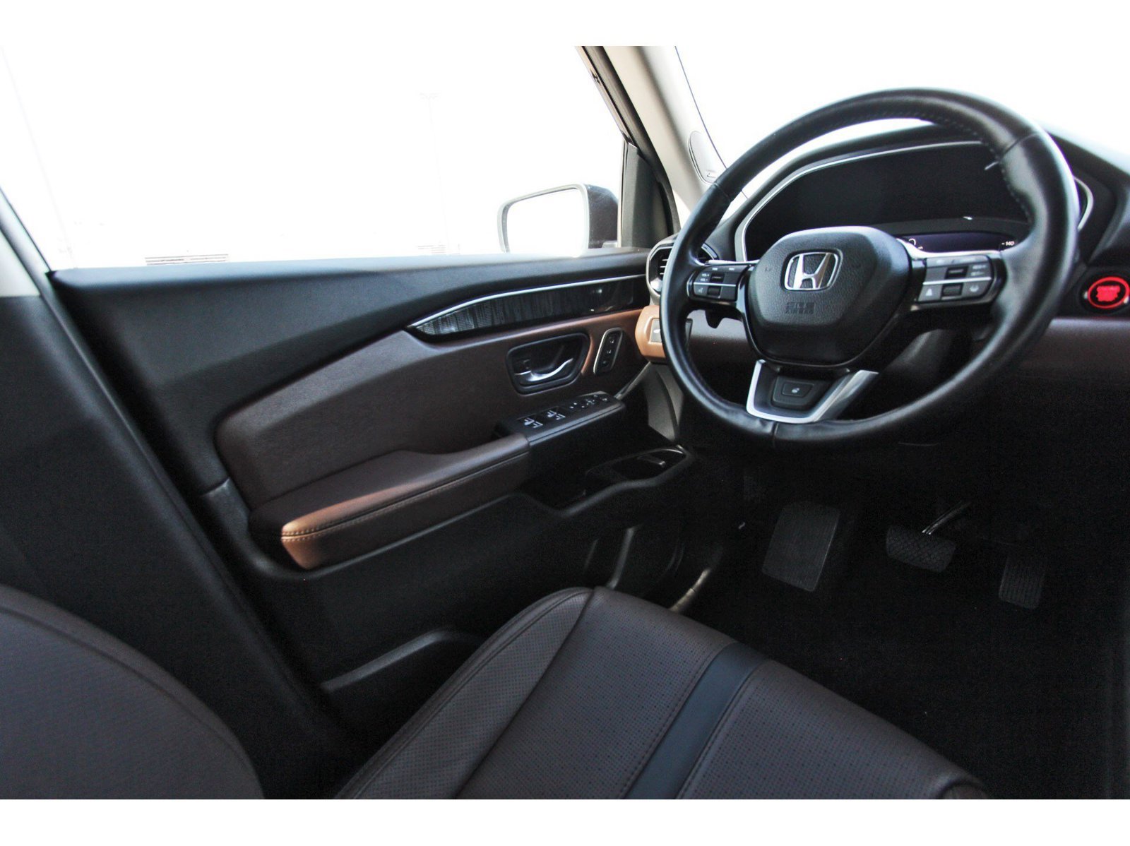 Used 2024 Honda Pilot Elite image 9