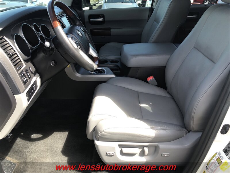 Used 2017 Toyota Sequoia Platinum AWD/4WD image 11