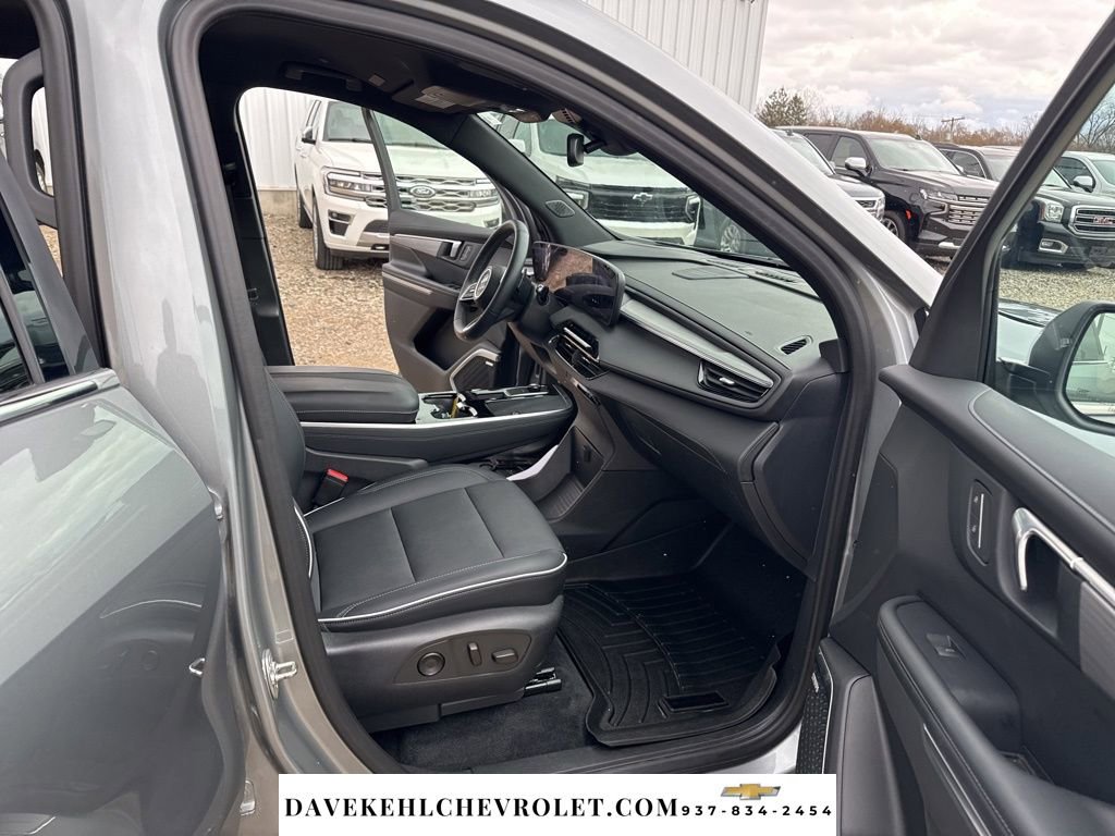 Used 2025 Buick Enclave Preferred w/ Power Package image 26