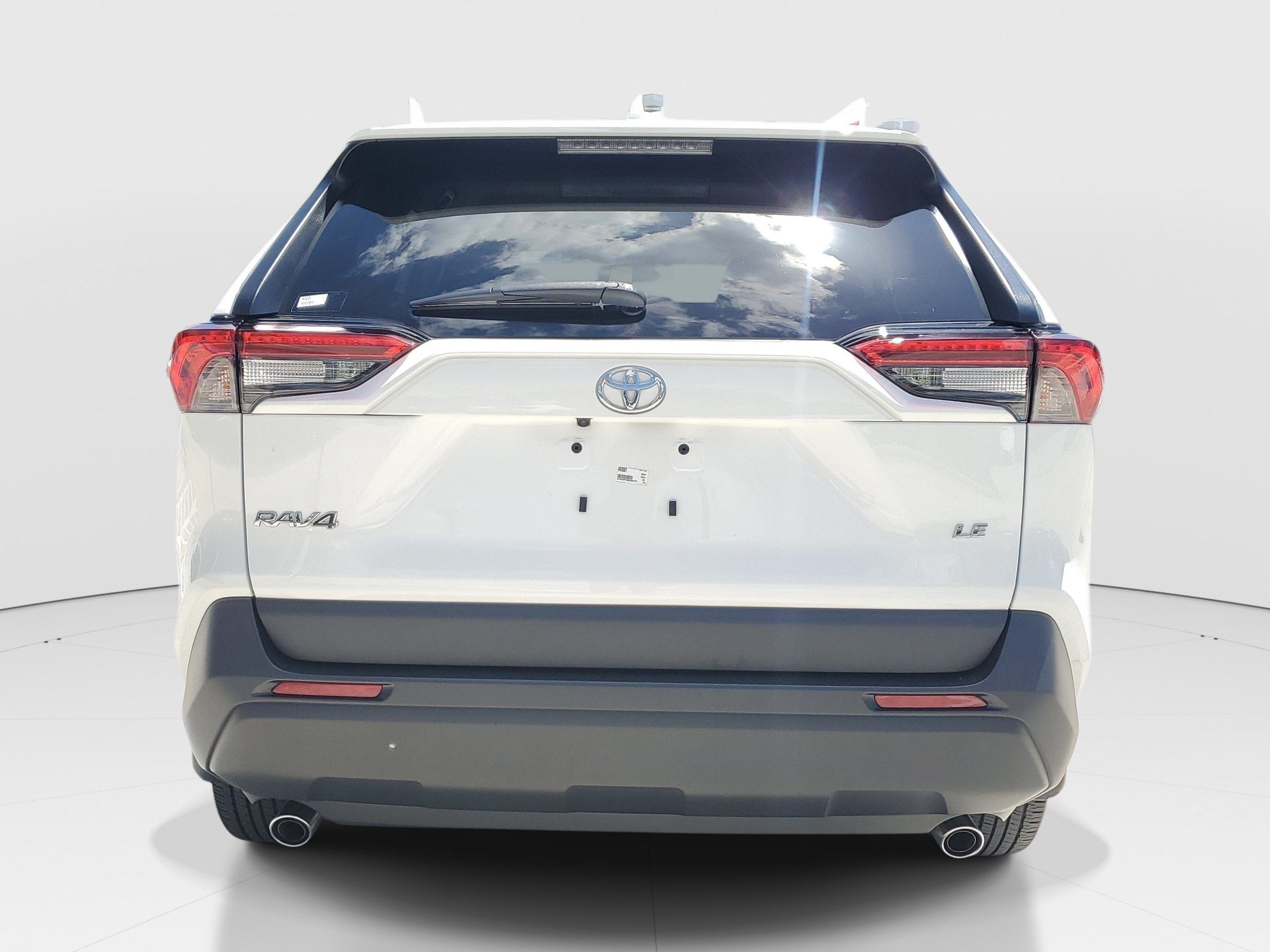 Used 2024 Toyota RAV4 LE FWD image 5