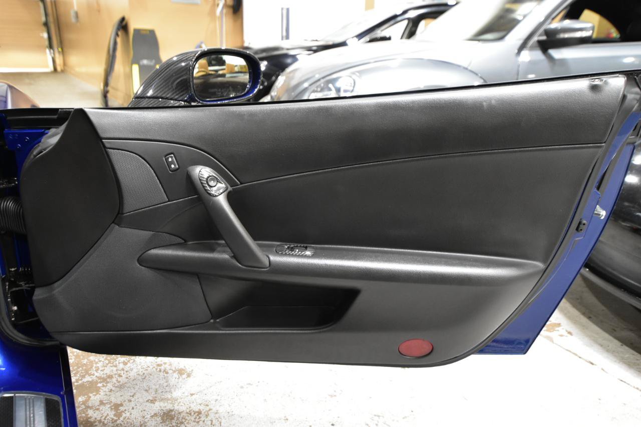Used 2007 Chevrolet Corvette Coupe w/ Performance Package RWD image 29