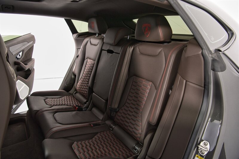 Used 2021 Lamborghini Urus AWD/4WD image 40