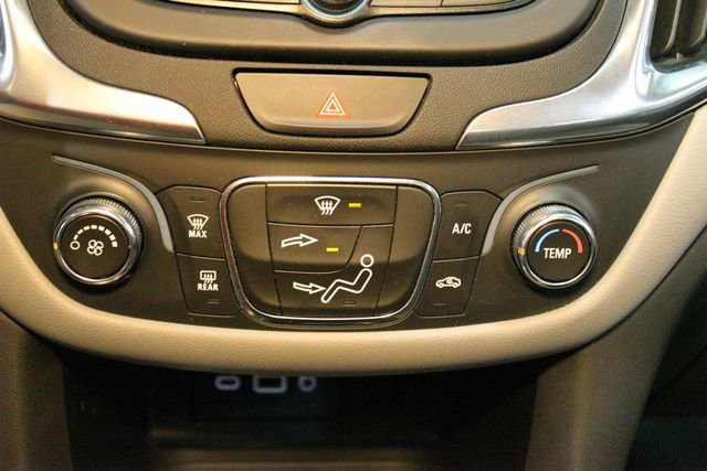 Used 2021 Chevrolet Equinox LS w/ LS Convenience Package image 26