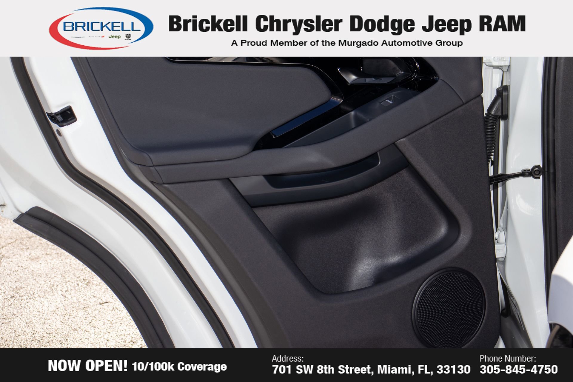 Used 2025 Land Rover Range Rover Evoque S image 12