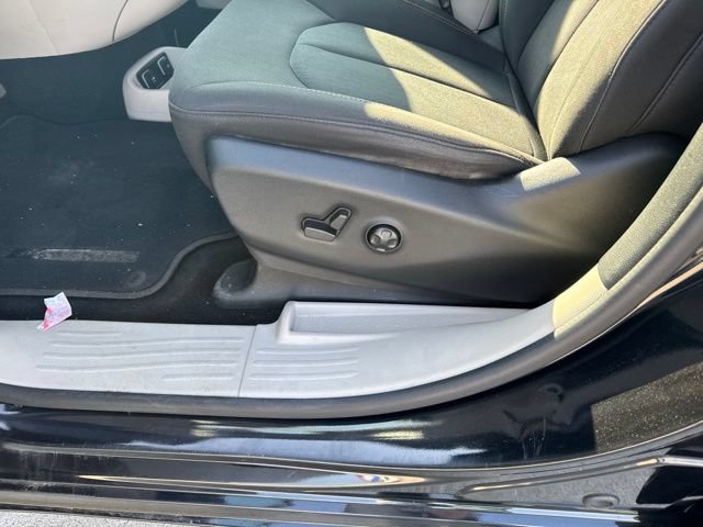 Used 2018 Chrysler Pacifica Touring Plus w/ Tire & Wheel Group FWD image 26