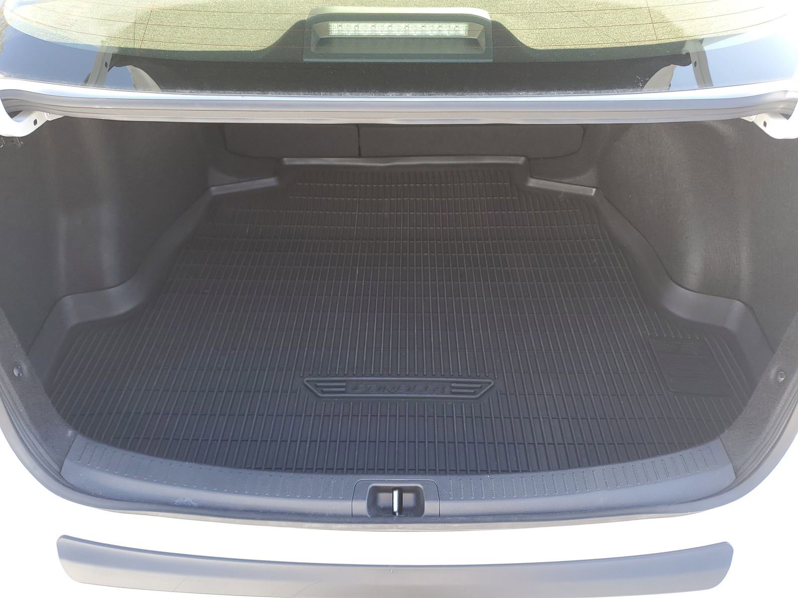 Certified 2025 Toyota Corolla SE w/ SE Premium Package image 9