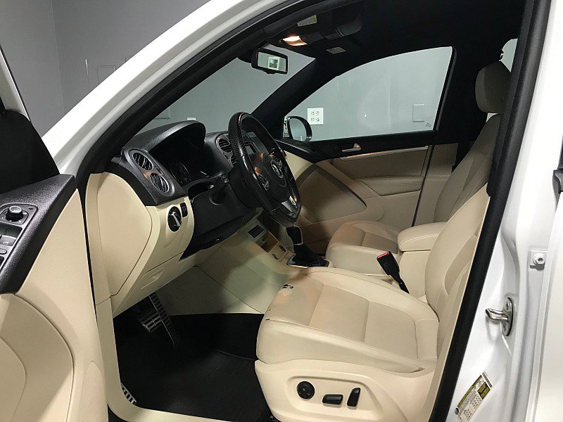 Used 2016 Volkswagen Tiguan R-Line image 10
