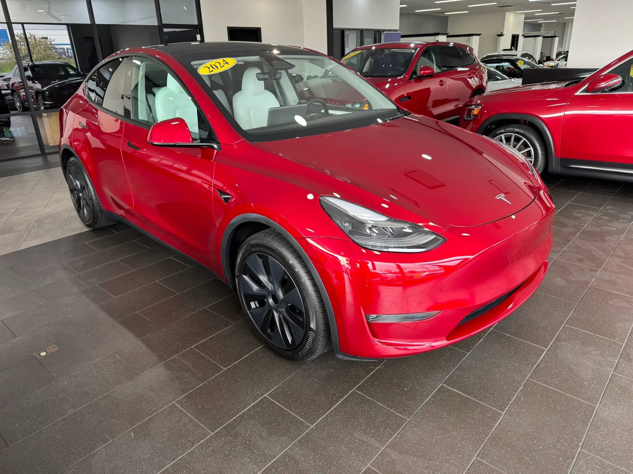 Used 2024 Tesla Model Y Long Range image 2