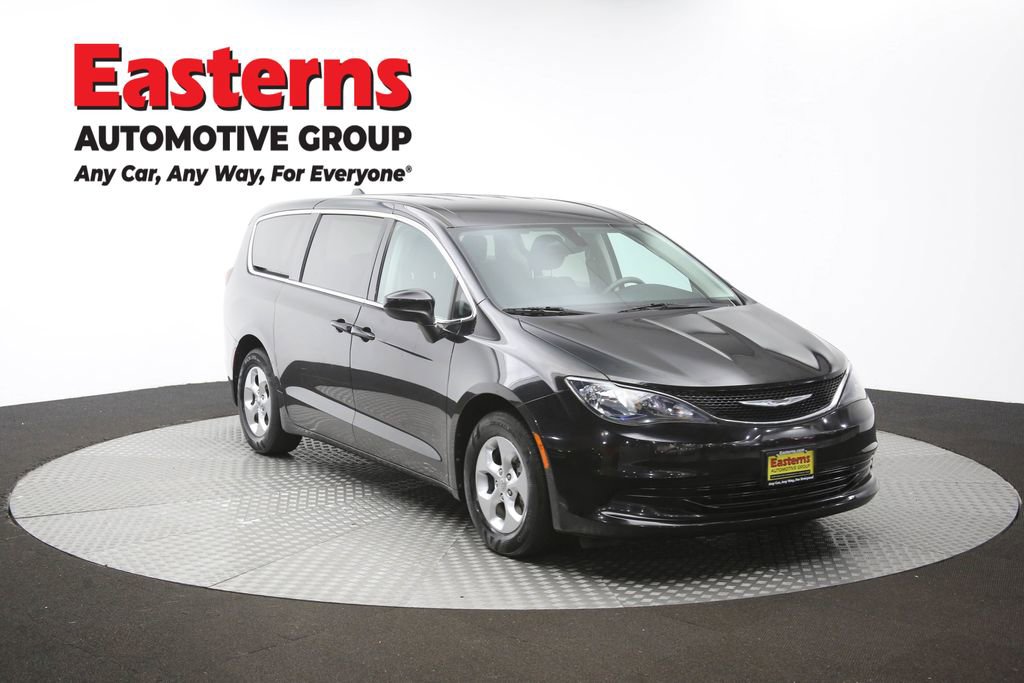 Used 2017 Chrysler Pacifica LX w/ Tire & Wheel Group FWD image 48