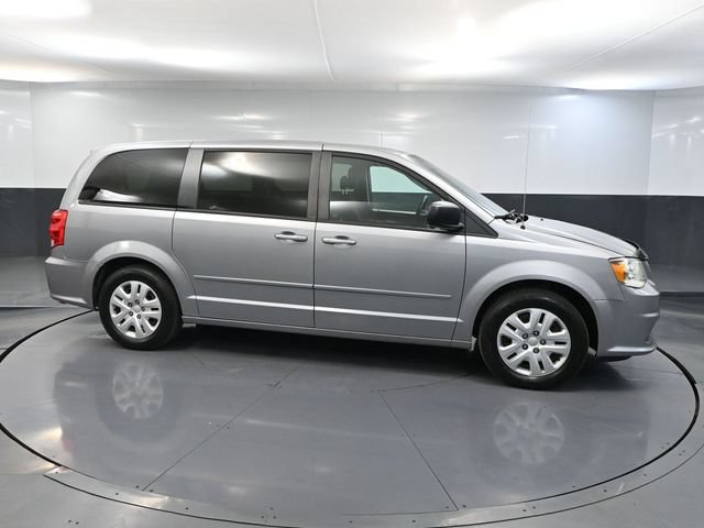 Used 2014 Dodge Grand Caravan SE w/ Quick Order Package 29E SE FWD image 3