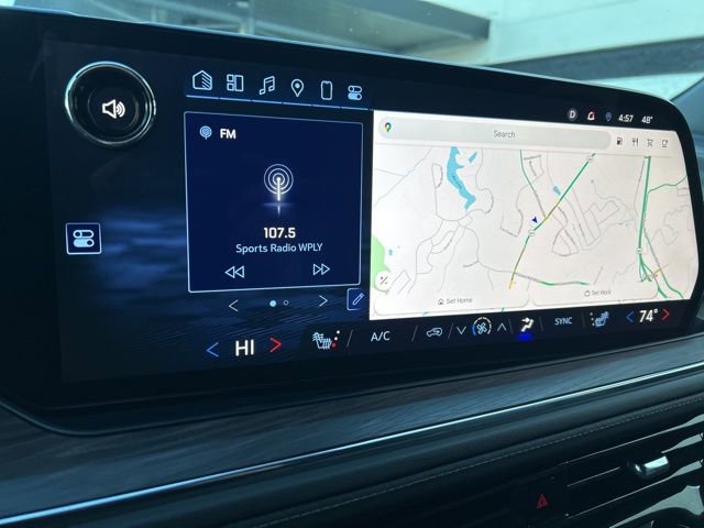 Used 2025 Chevrolet Suburban LT image 18