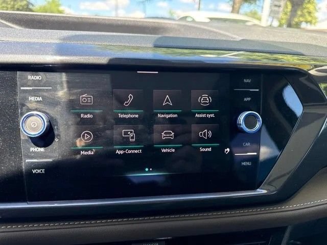 Used 2023 Volkswagen Taos SEL AWD/4WD image 28
