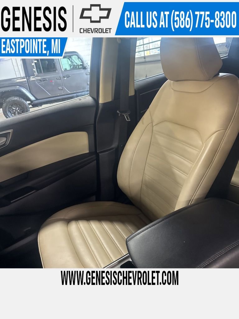 Used 2024 Ford Edge SEL w/ Convenience Package image 8