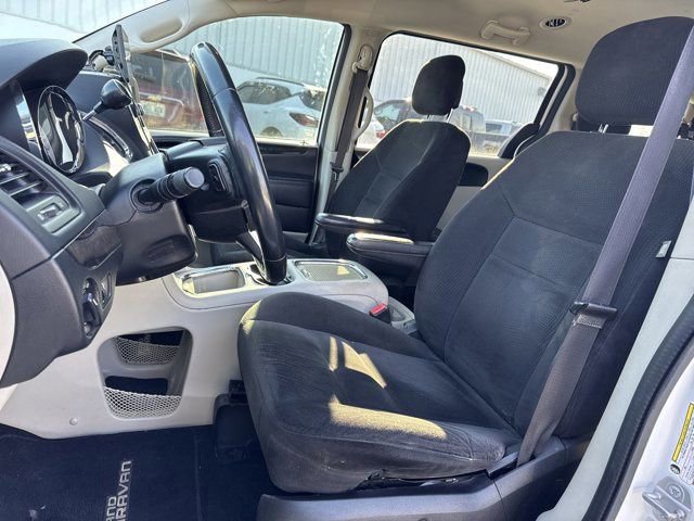 Used 2015 Dodge Grand Caravan SXT w/ UConnect Hands-Free Group image 9