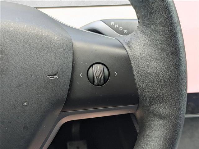 Used 2025 Tesla Model Y Long Range RWD image 5