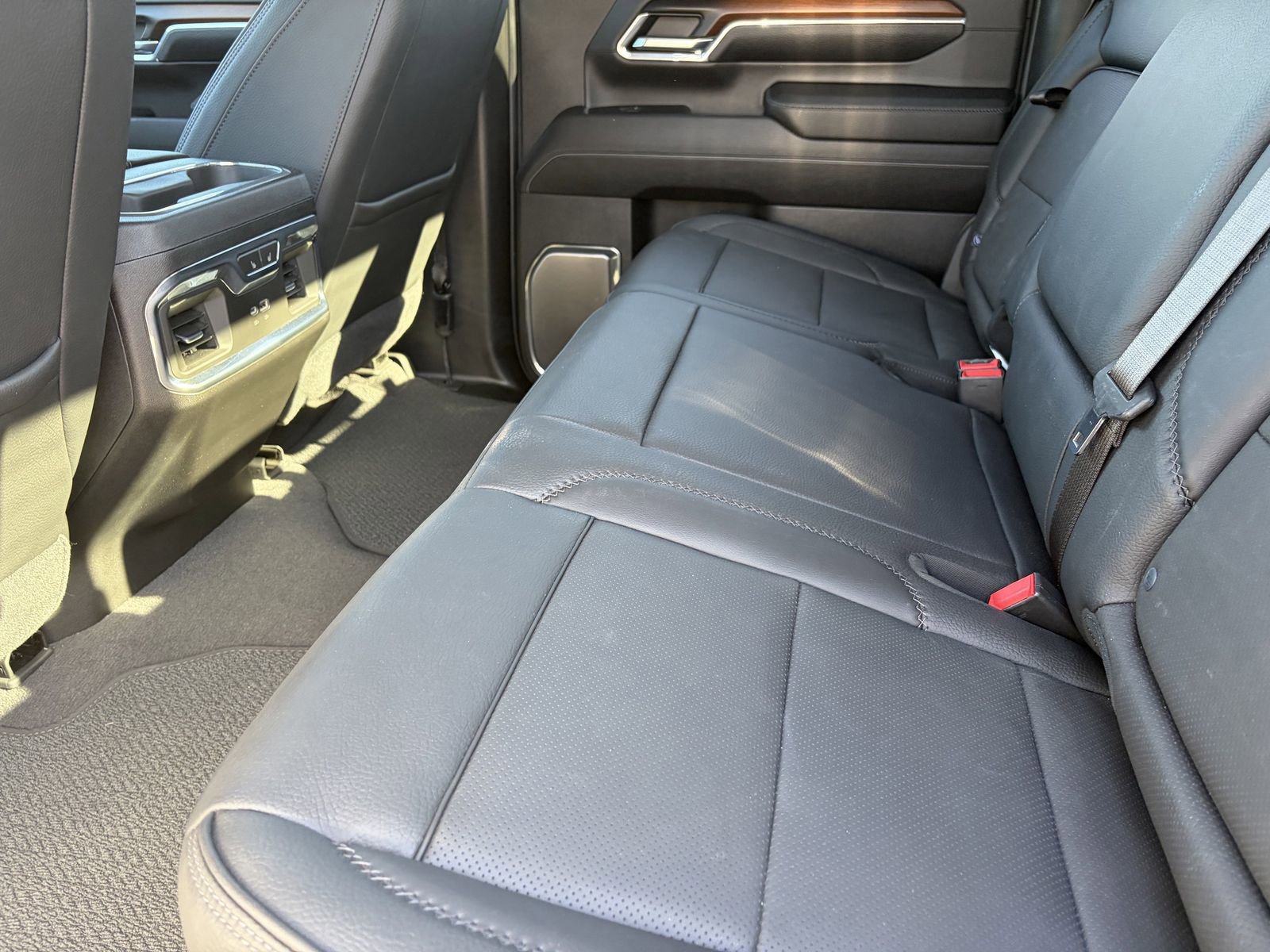 Used 2024 GMC Sierra 2500 Denali w/ Denali Reserve Package AWD/4WD image 9