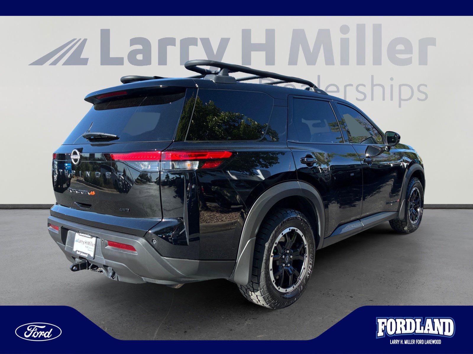 Used 2025 Nissan Pathfinder Rock Creek AWD/4WD image 5