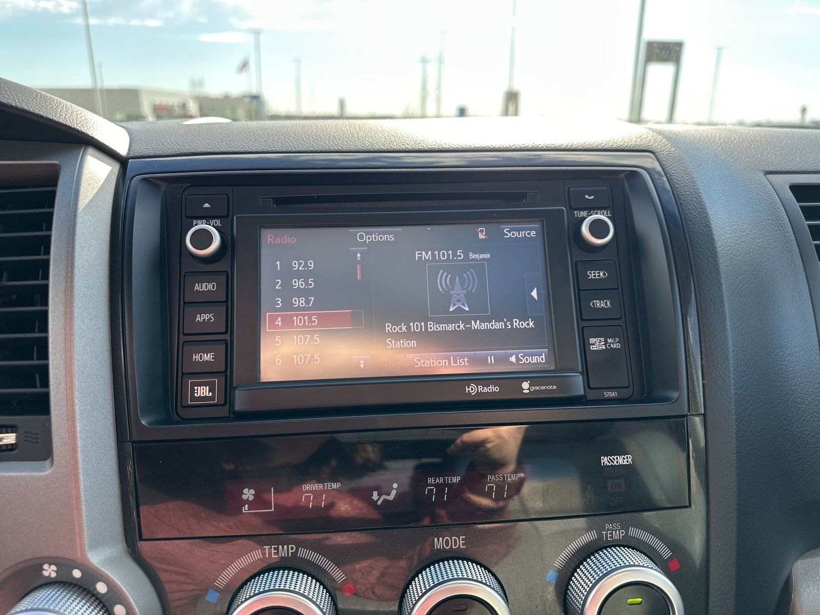 Used 2014 Toyota Sequoia Platinum AWD/4WD image 72