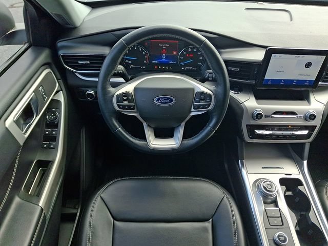 Used 2022 Ford Explorer XLT w/ Equipment Group 202A AWD/4WD image 12