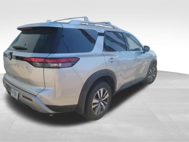 Used 2025 Nissan Pathfinder SL image 6