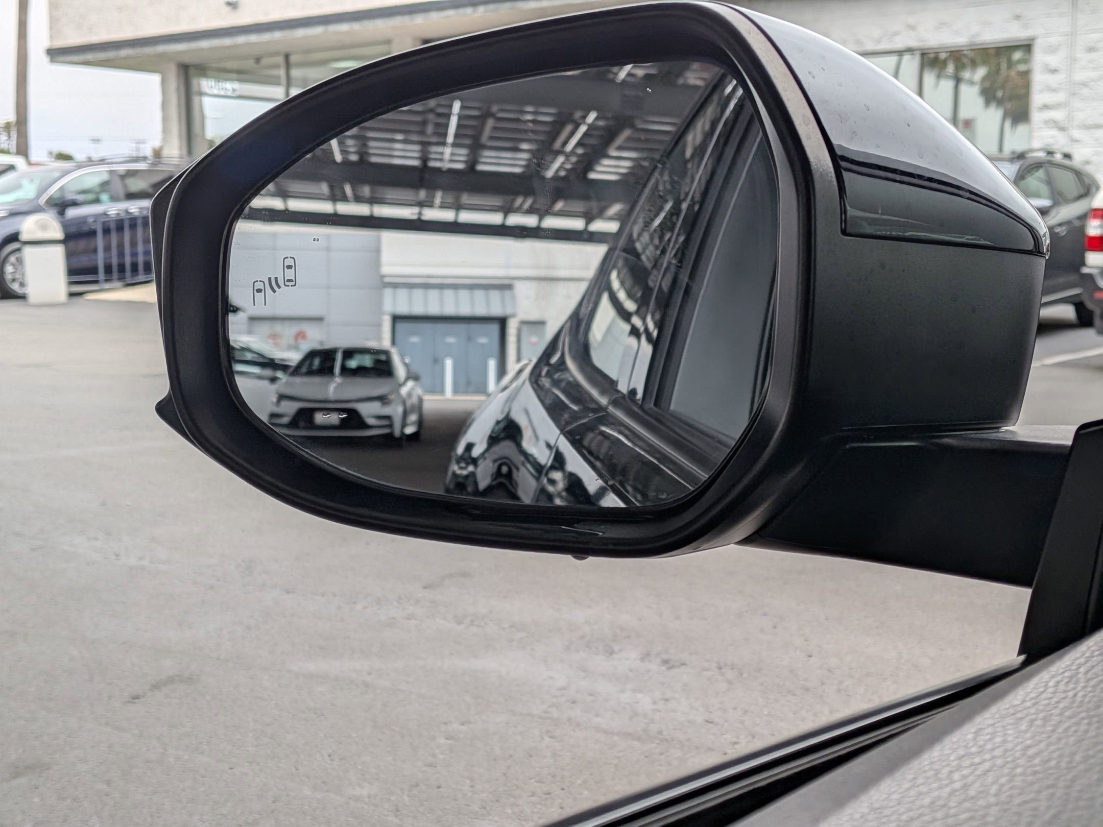Certified 2023 Toyota Prius XLE FWD image 24