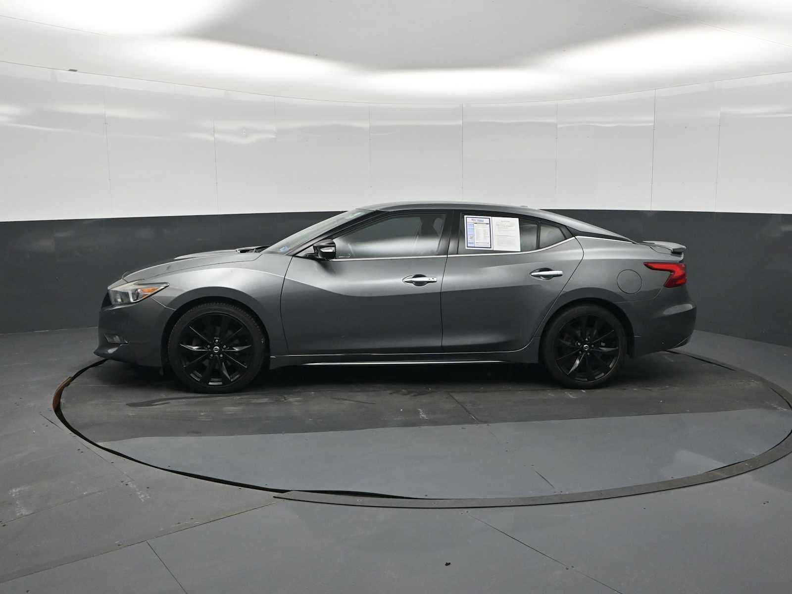 Used 2018 Nissan Maxima SR w/ Midnight Edition FWD image 4