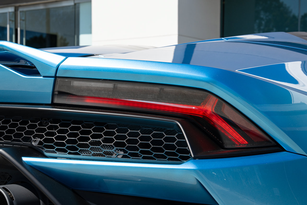 Used 2023 Lamborghini Huracan EVO RWD image 15