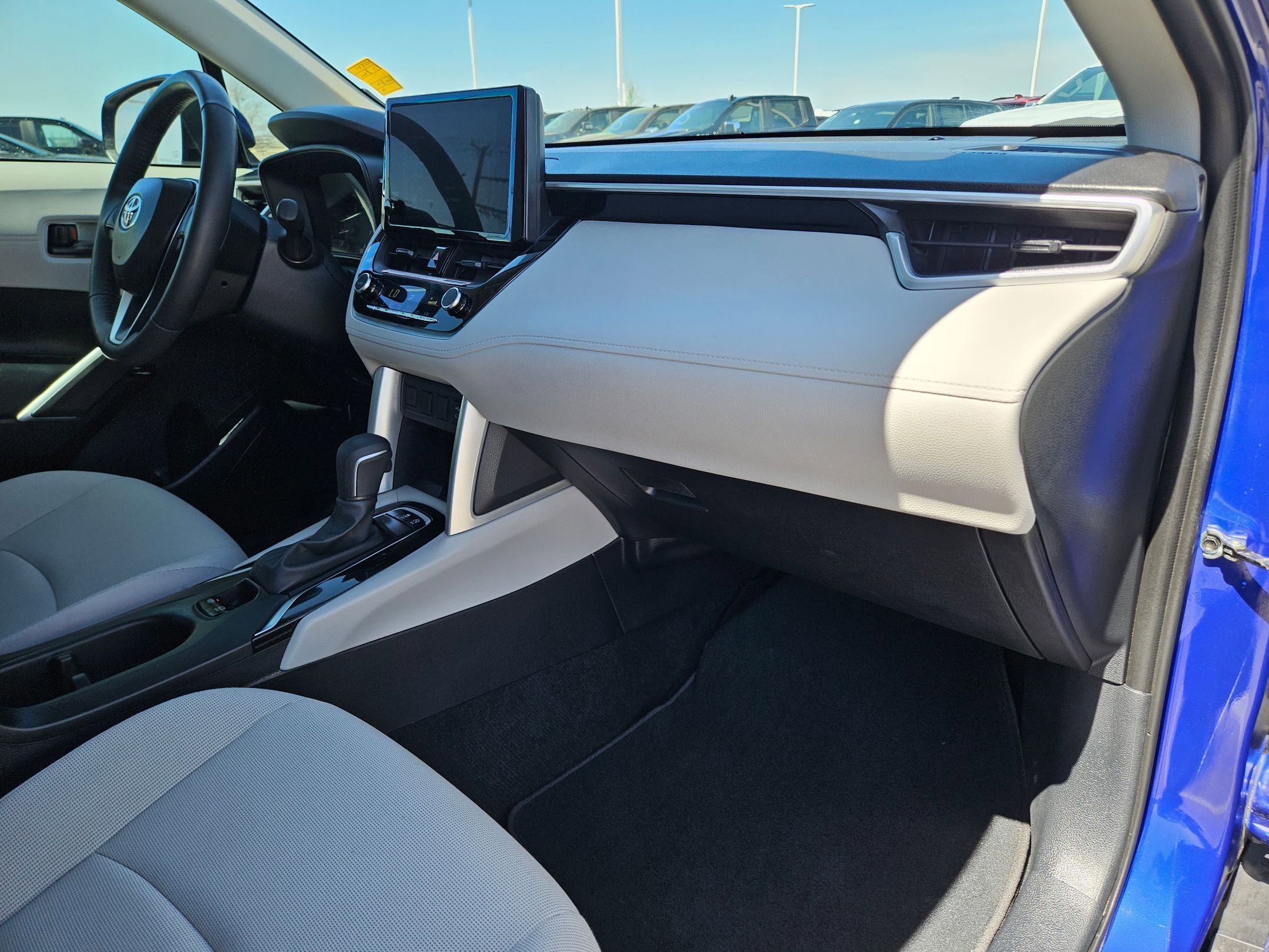 Used 2024 Toyota Corolla Cross LE image 28