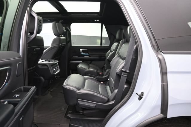 Certified 2026 Ford Expedition Platinum w/ Stealth Performance Package AWD/4WD image 22