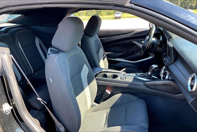 Used 2022 Chevrolet Camaro LT RWD image 28