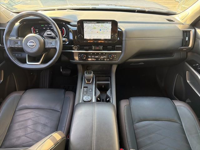 Used 2024 Nissan Pathfinder Platinum w/ Cargo Package image 15