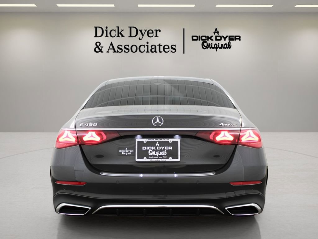 Used 2025 Mercedes-Benz E 450 4MATIC Sedan image 3