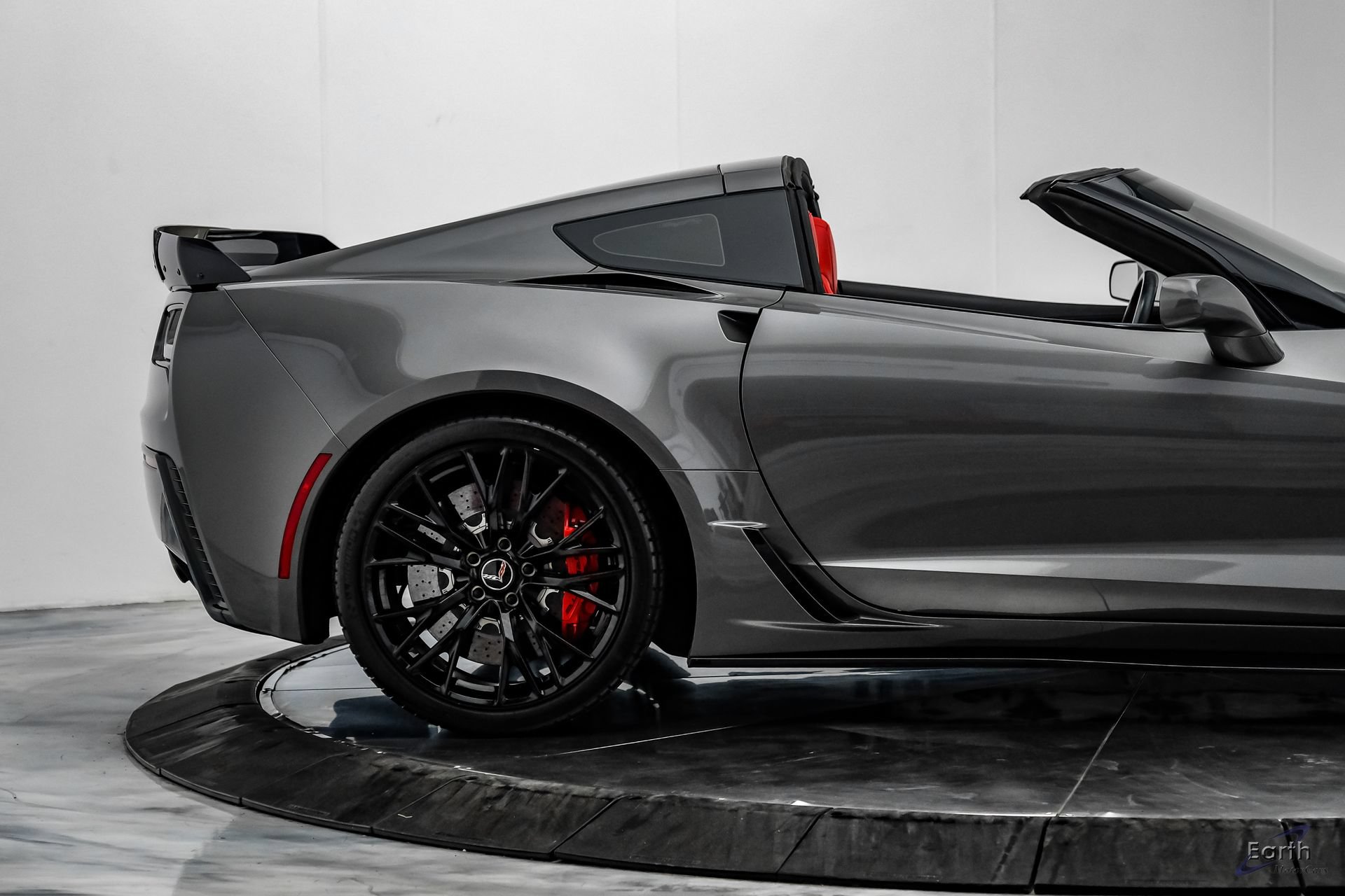 Used 2015 Chevrolet Corvette Z06 w/ 3LZ Preferred Equipment Group RWD image 26