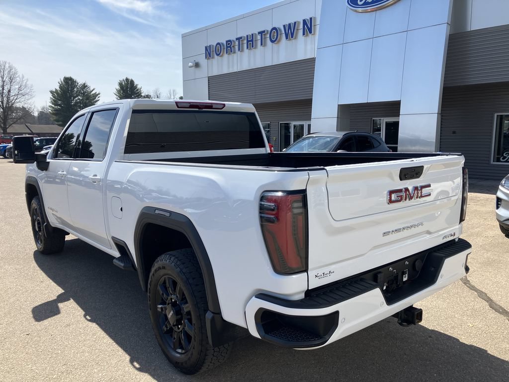Used 2024 GMC Sierra 2500 AT4 AWD/4WD image 8