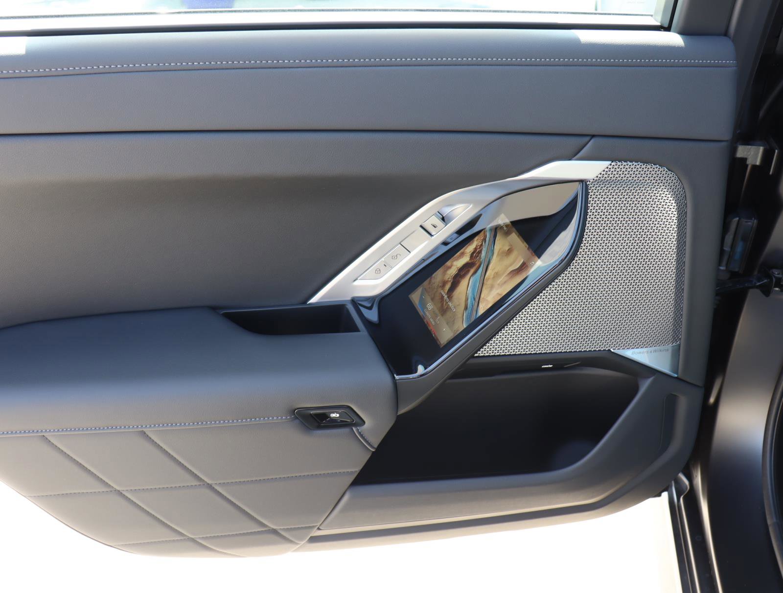 New 2026 BMW 740i w/ Premium Package image 12