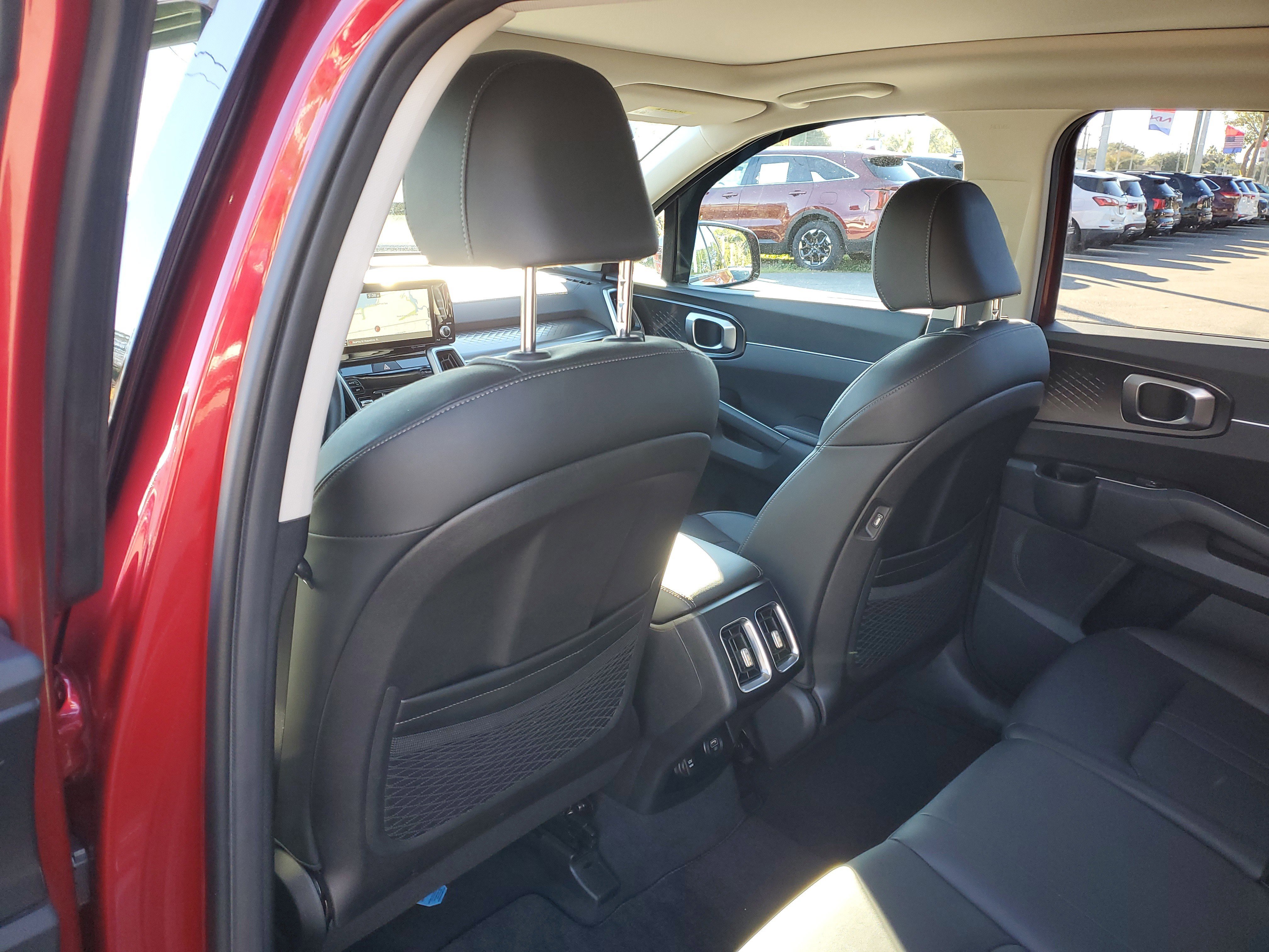 Certified 2023 Kia Sorento S w/ Panoramic Sunroof Package image 16