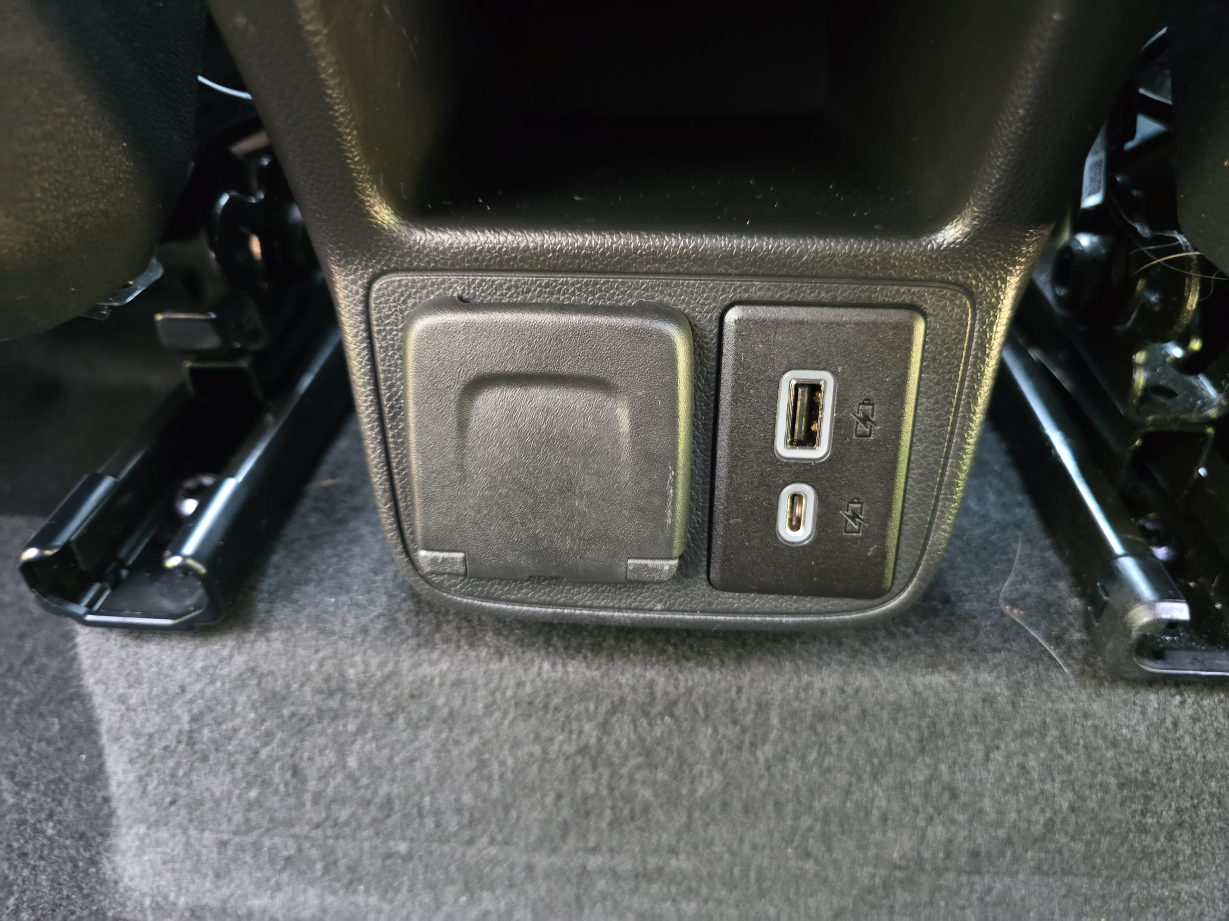 Used 2023 Chevrolet TrailBlazer RS w/ Sun and Liftgate Package FWD image 12