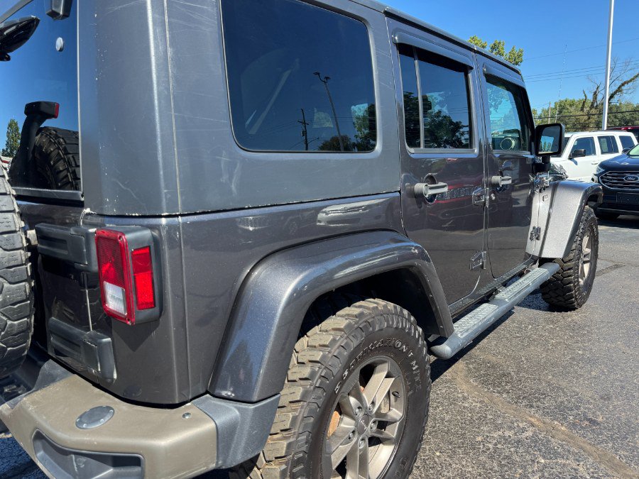Used 2017 Jeep Wrangler Unlimited Sahara AWD/4WD image 11