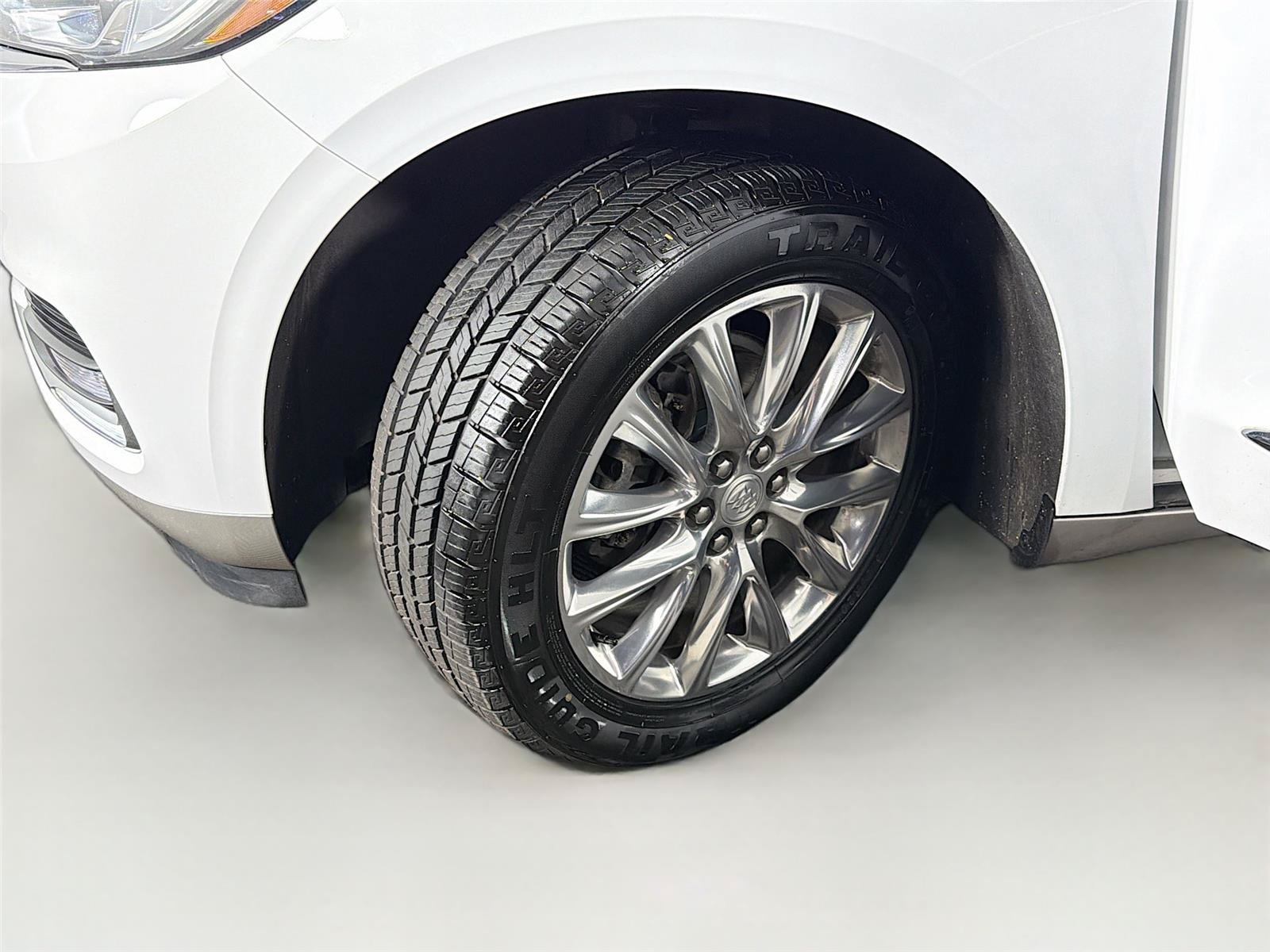 Used 2020 Buick Enclave Essence w/ Sound and Sites Package AWD/4WD image 37