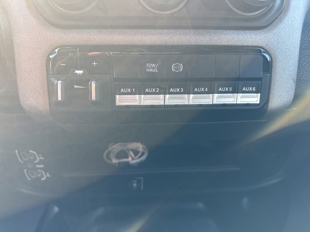 Used 2022 RAM 5500 Tradesman w/ Chrome Appearance Group AWD/4WD image 27