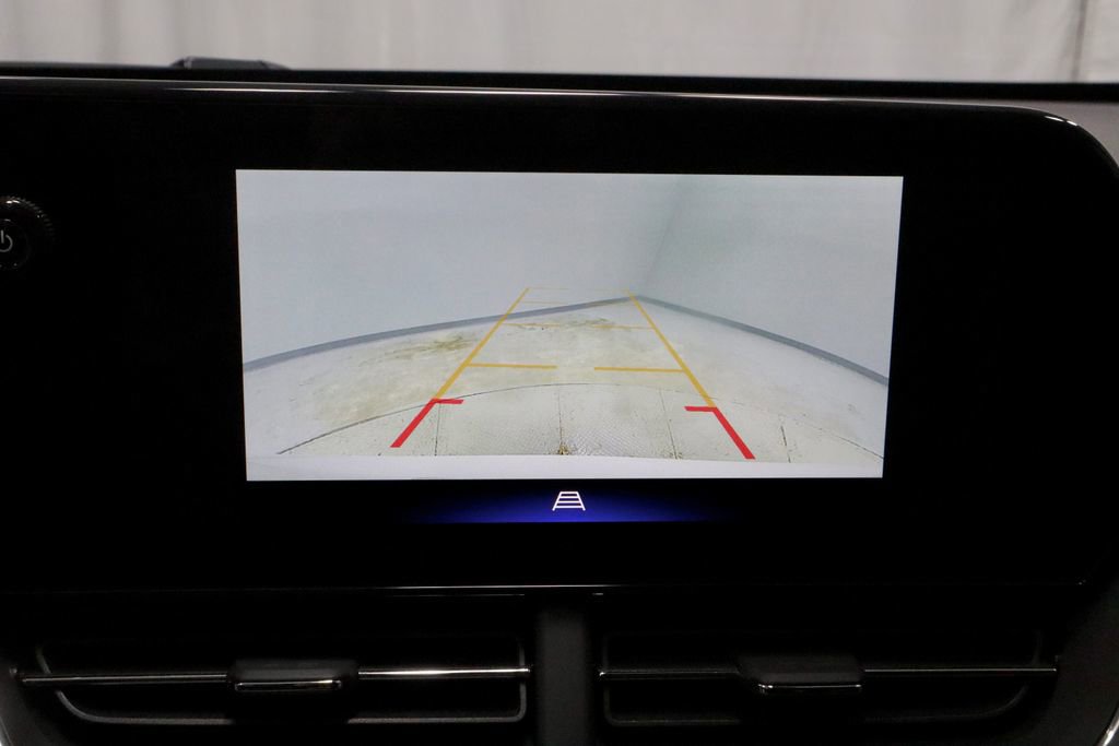 Used 2024 Chevrolet Trax LT image 2