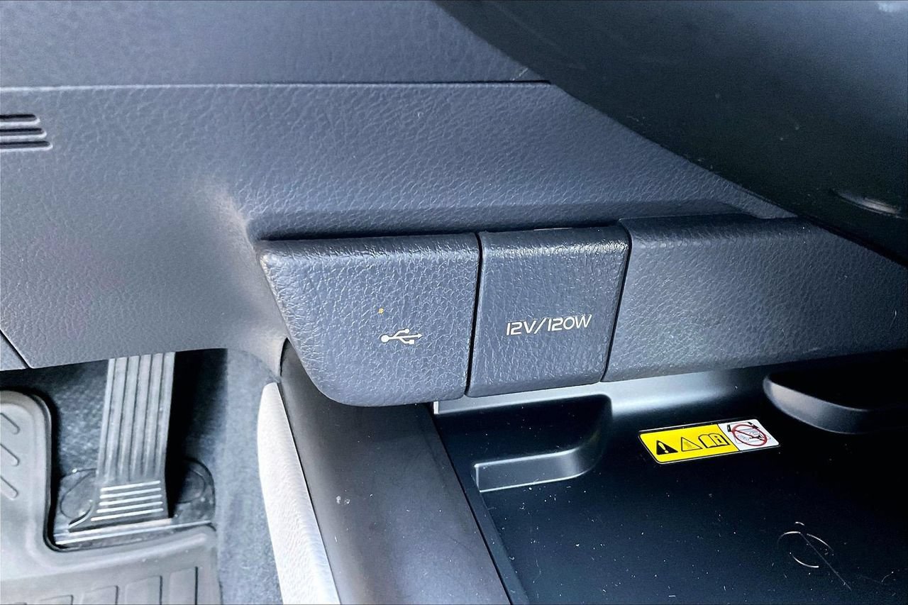 Used 2024 Toyota Camry SE w/ Audio Upgrade Package FWD image 17