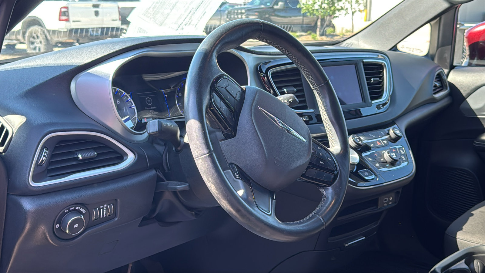 Certified 2020 Chrysler Pacifica Touring w/ S Appearance Package FWD image 12