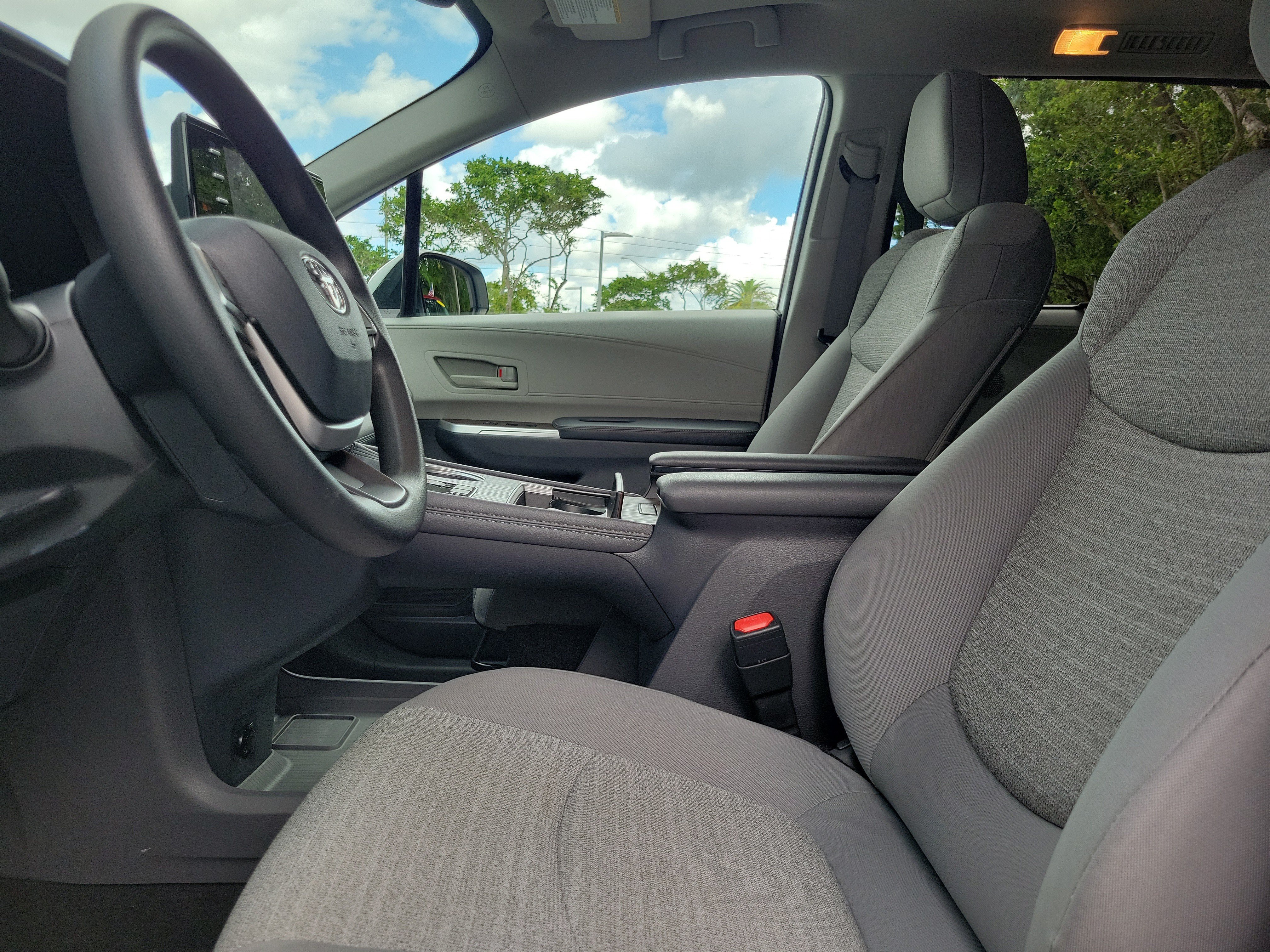 Used 2021 Toyota Sienna LE w/ LE Plus Package FWD image 20