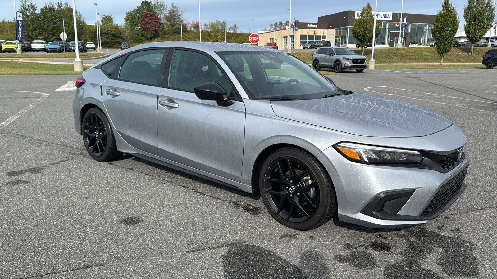 Used 2023 Honda Civic Sport image 2